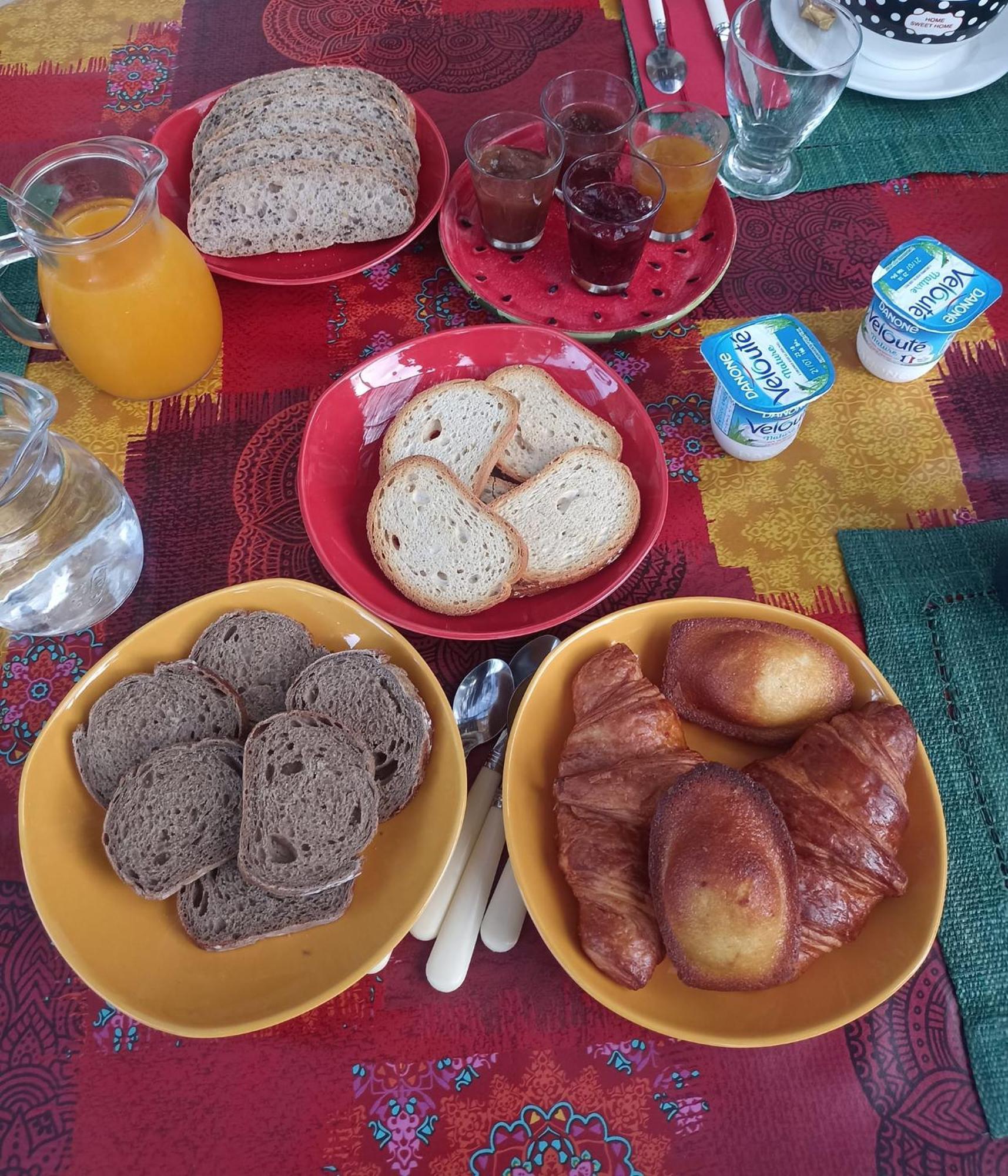 Le Fer En Ceze Bed & Breakfast Sabran Bagian luar foto