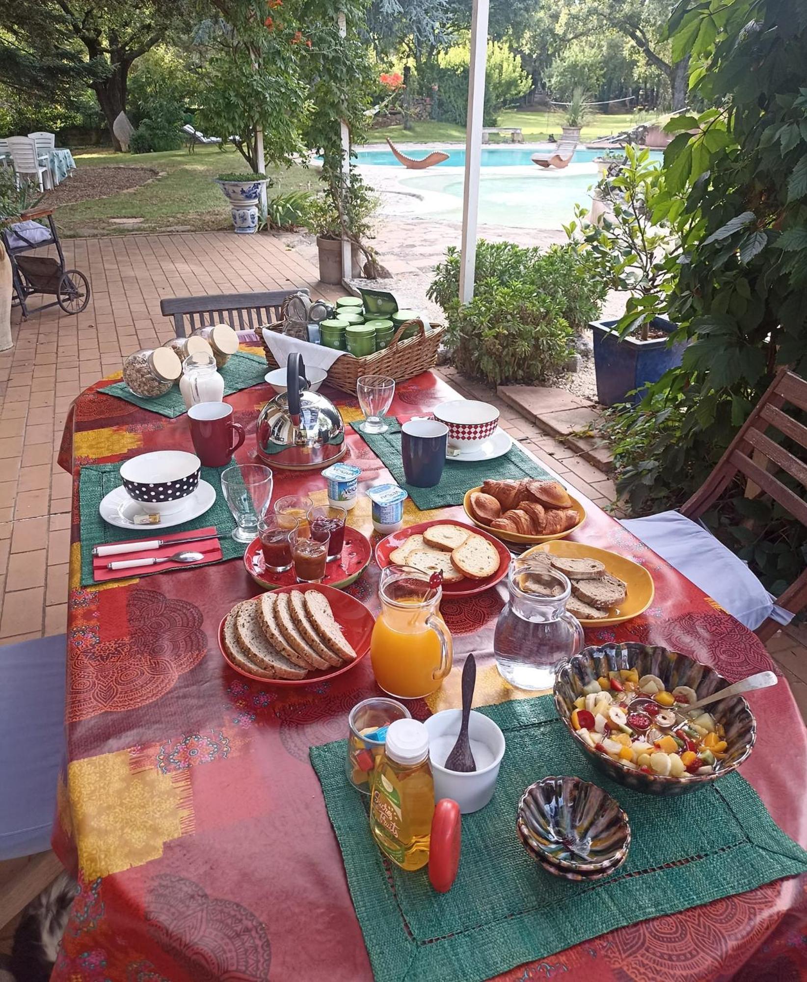 Le Fer En Ceze Bed & Breakfast Sabran Bagian luar foto