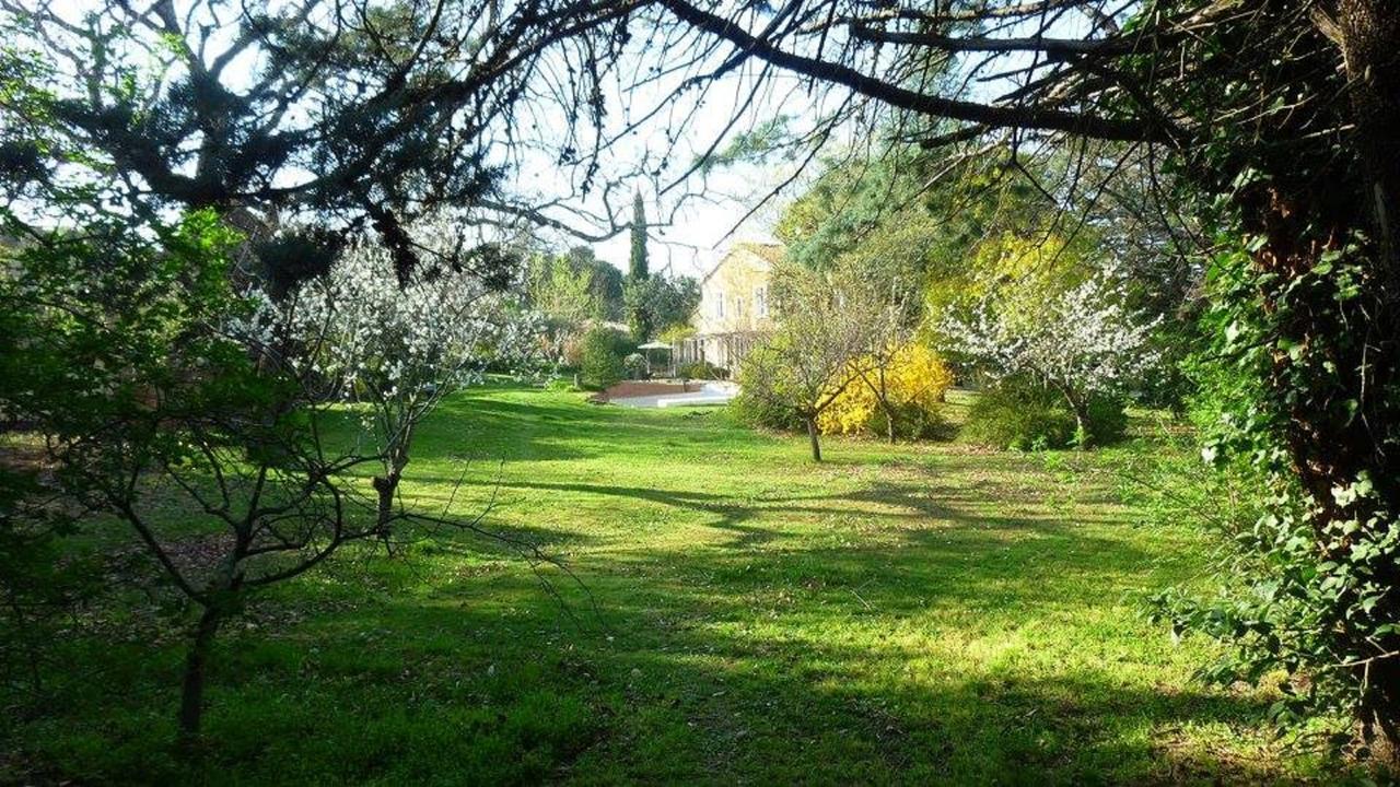 Le Fer En Ceze Bed & Breakfast Sabran Bagian luar foto